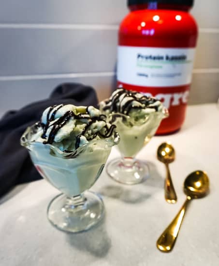 Päronglass med mintchokladsås